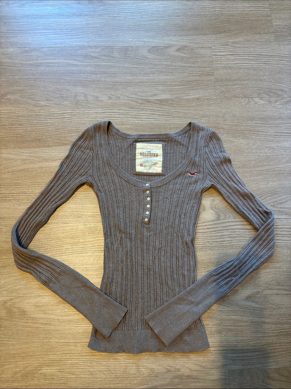 VTG Hollister Women XS Henley Pointelle Ribbed Rabbit Sweater Taupe Y2K Read*